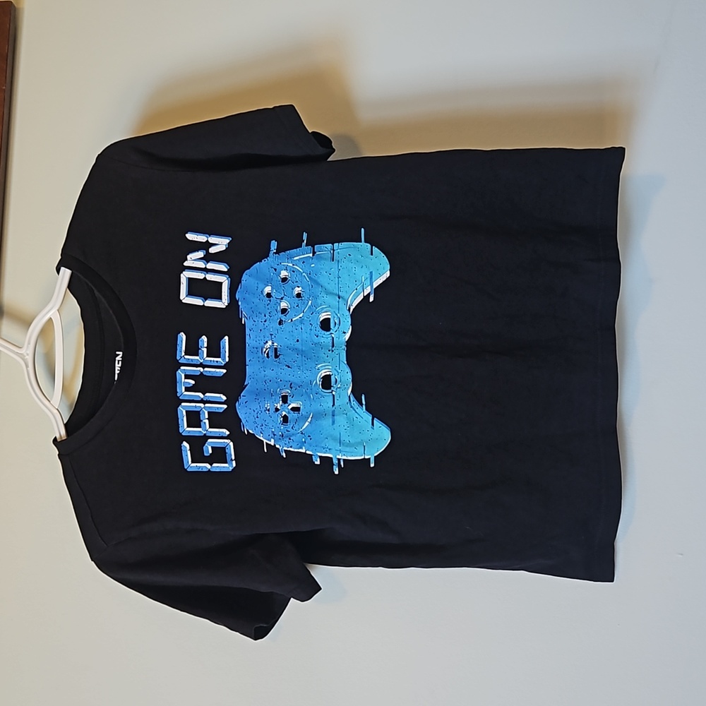 Boy's Size 14/16 Seven Oaks gamer tee